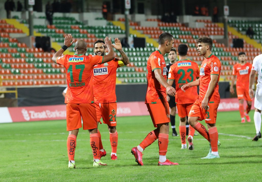 ALANYASPOR 6 GOLLE TURLADI
