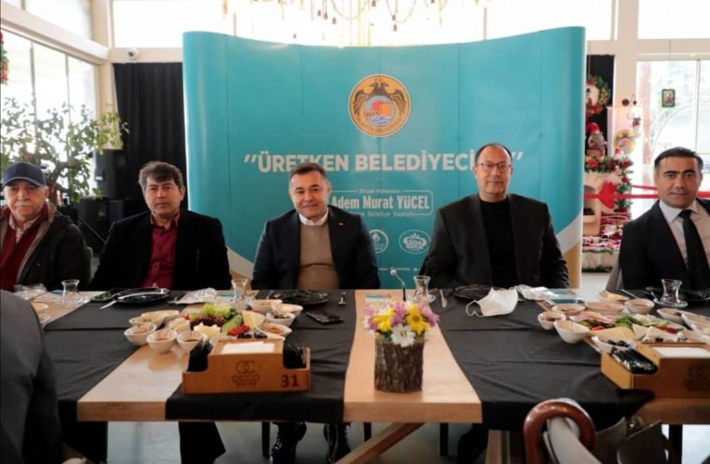 BAŞKAN YÜCEL: “TEK TİP SAHİL BÜFESİ PROJESİNE GELECEK HAFTA BAŞLIYORUZ”