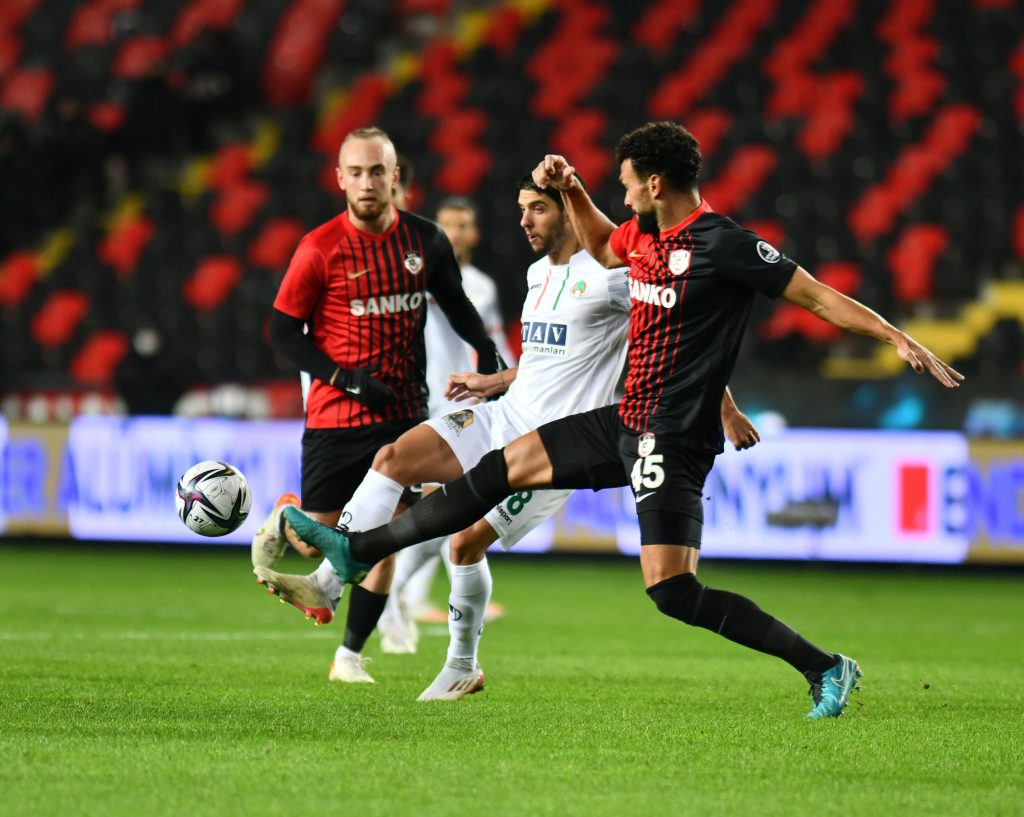ALANYASPOR GAZİANTEP’E TAKILDI
