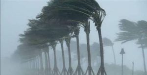 ALANYA’DA HABER VERİLEN FIRTINA BAŞLADI