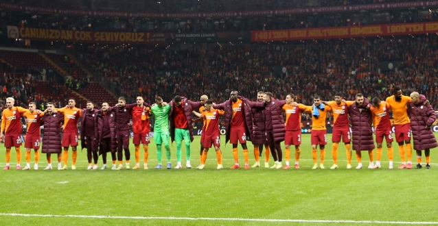 GALATASARAY NAMAĞLUP LİDER OLARAK TURLADI