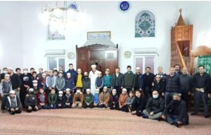 HAFIZ ADAYLARI CEMAATİ KENDİLERİNE HAYRAN BIRAKTILAR