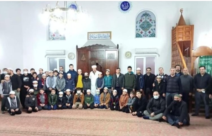 HAFIZ ADAYLARI CEMAATİ KENDİLERİNE HAYRAN BIRAKTILAR