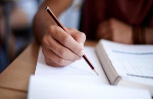 ÜNİVERSİTELERDE YÜZ YÜZE EĞİTİME OMİCRON ENGELİ