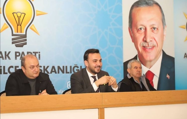 AK PARTİ, TOKLU BAŞKANLIĞINDA YILIN SON TOPLANTISINI GERÇEKLEŞTİRDİ