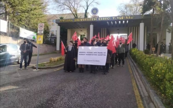 PROVOKASYONA DİKKAT  “ANKARA ÜNİVERSİTESİ’NDE BAŞÖRTÜLÜLERE HAKARET SKANDALI”