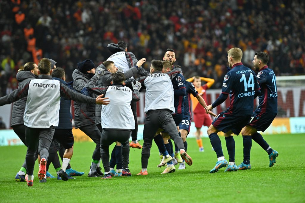 DEV DERBİDE KAZANAN LİDER TRABZONSPOR