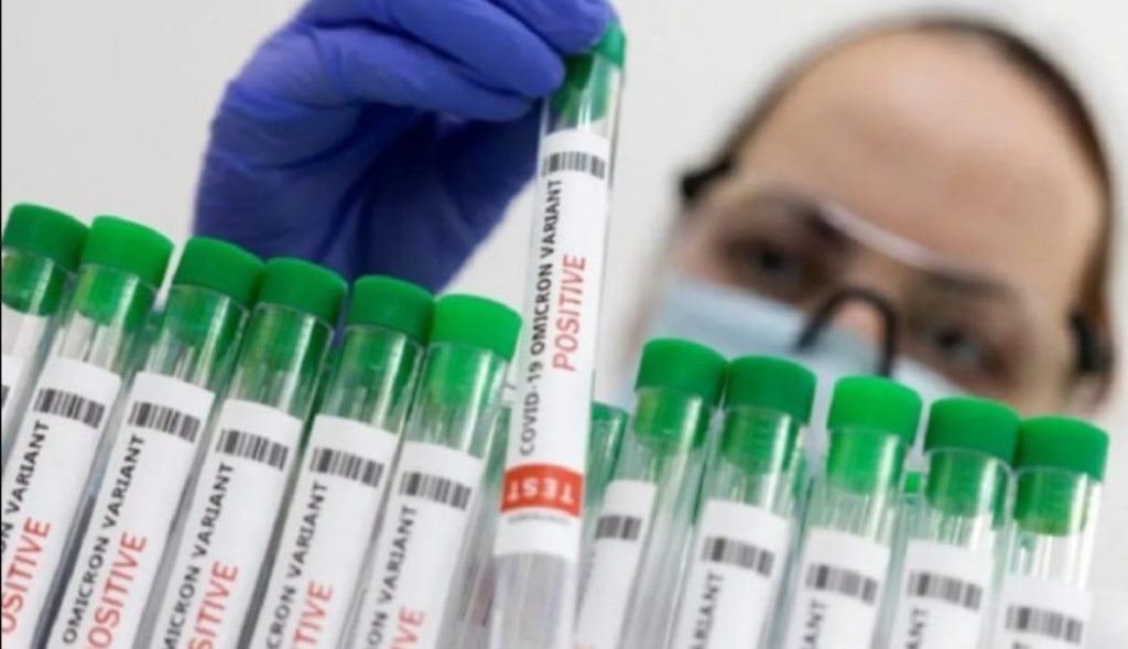 DSÖ YİNE KORKUTTU “OMİCRON YAYILDIKÇA AŞILARIN ETKİLİLİK ORANI AZALIYOR”