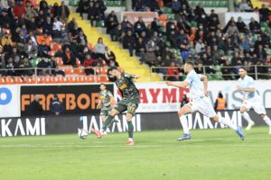 ALANYASPOR BAŞAKŞEHİR İLE BERABERE KALDI