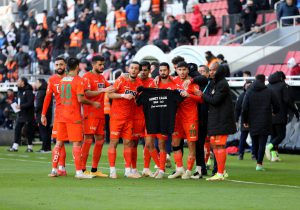 ALANYASPOR İZMİRDEN 3 PUANLA DÖNÜYOR