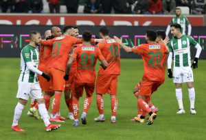 ALANYASPOR 3 PUANI 3 GOLLE ALDI