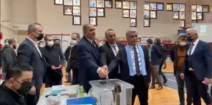 MİNİBÜSÇÜLER BAŞKANINI SEÇİYOR