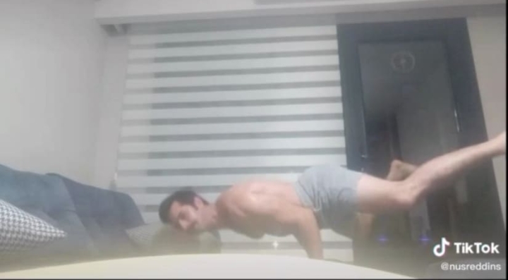 TİKTOK SAVCININ BAŞINI YEDİ