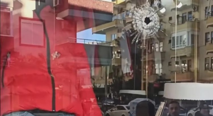 İŞ YERİNİ KURŞUNLADILAR