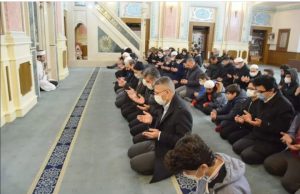 GENCİ YAŞLISI SABAH NAMAZINDA YENİ CAMİDE BULUŞTU