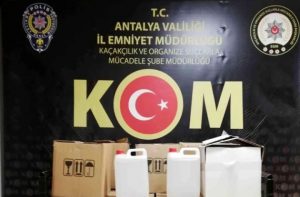 ANTALYA’DA 635 LİTRE SAHTE ALKOL YAKALANDI