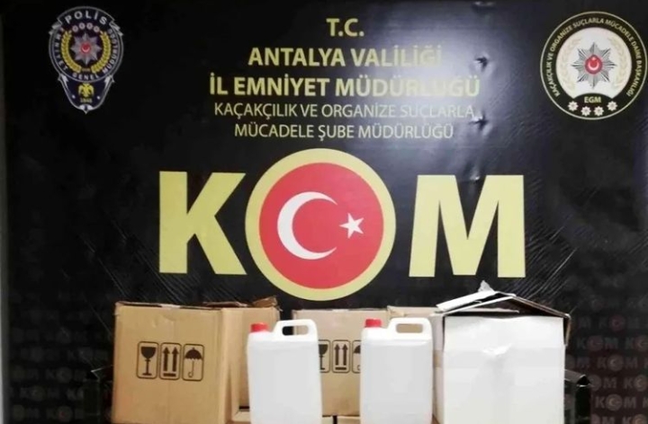 ANTALYA’DA 635 LİTRE SAHTE ALKOL YAKALANDI