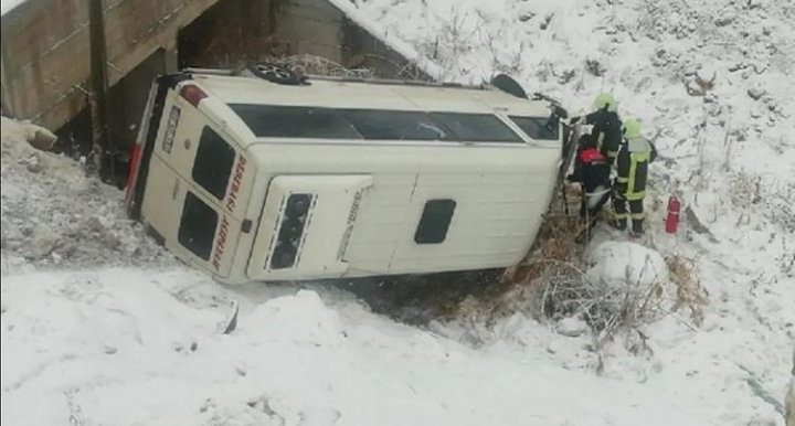 KARLA GELEN KAZA 2 YARALI