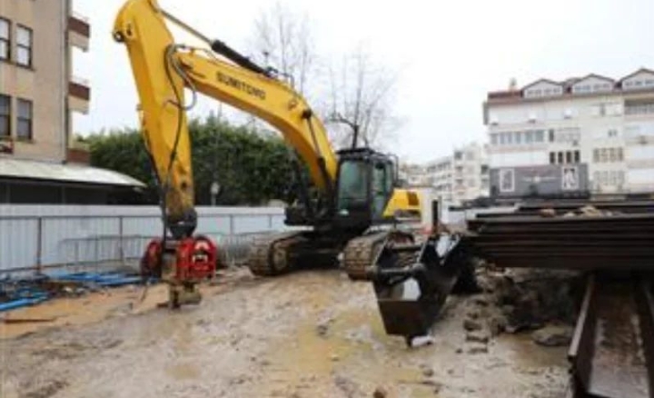 ALANYA BELEDİYESİ YAĞMUR ÇAMUR DEMEDEN PROJELERİNİ SÜRDÜRÜYOR