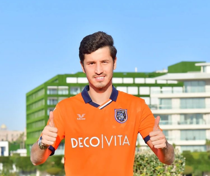 SALİH UÇAN RESMEN BAŞAKŞEHİR’DE