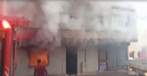 3 KATLI BİNADA YANGIN  8 KİŞİ MAHSUR KALDI