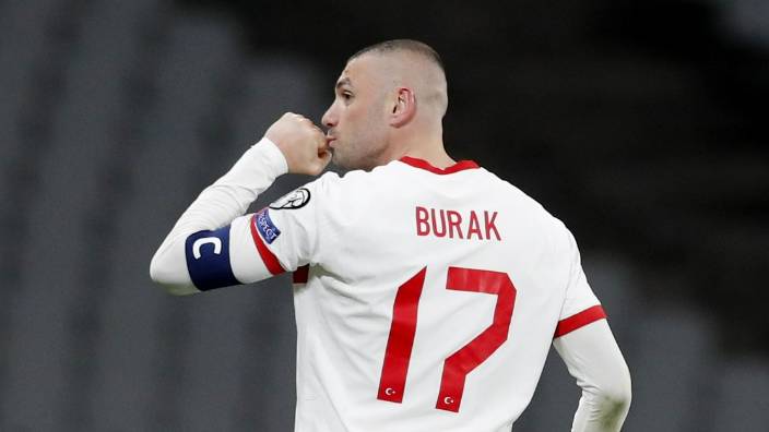 KRAL KORONAVİRÜS’E YAKALANDI