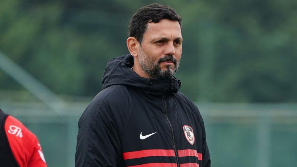 EROL BULUT VE İKİ FUTBOLCUNUN KORONAVİRÜS TESTİ POZİTİF