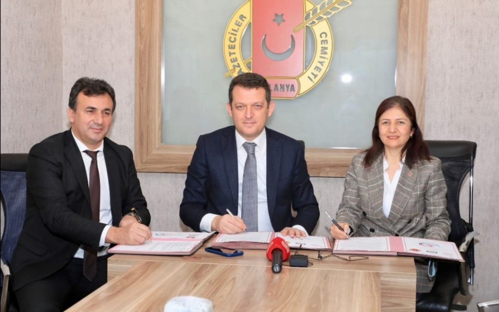 MEDYA, DEVLET GENÇ KALEMLER İÇİN EL ELE