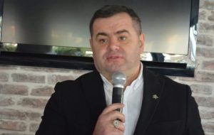 YAPTIKLARIYLA ALANYALILAR IN GÖNLÜNÜ FETHEDEN BAŞKAN GÜVEN TAZELEDİ