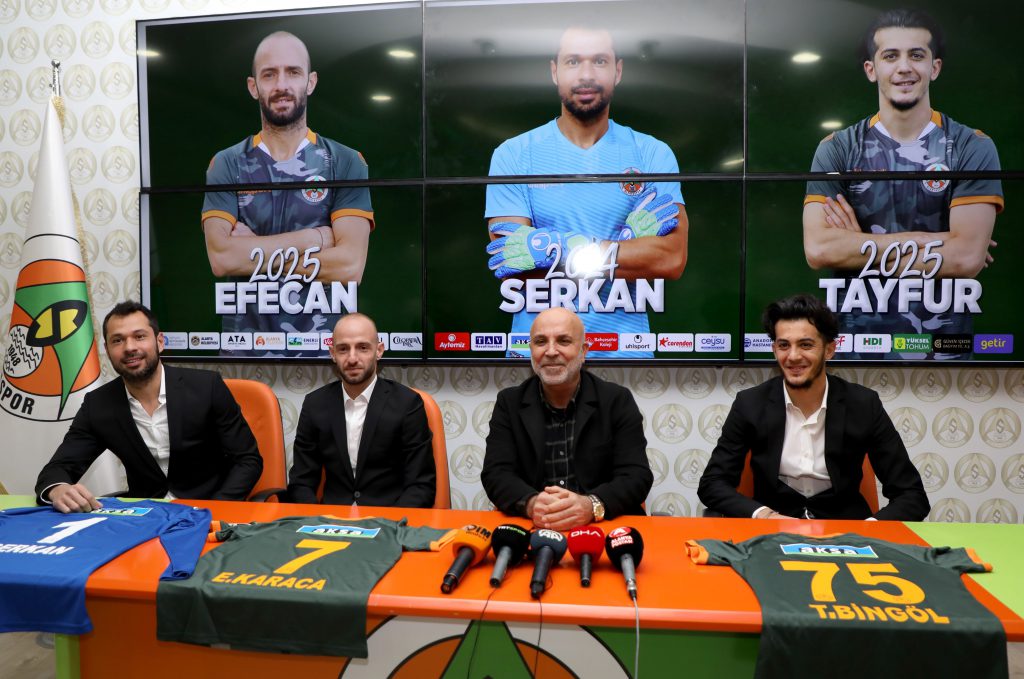 ALANYASPOR 3 OYUNCUSU İLE SÖZLEŞME YENİLEDİ