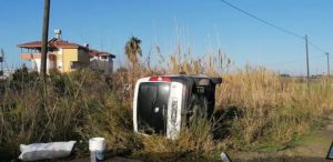 TAKLA ATAN ARAÇTA 3 YARALI