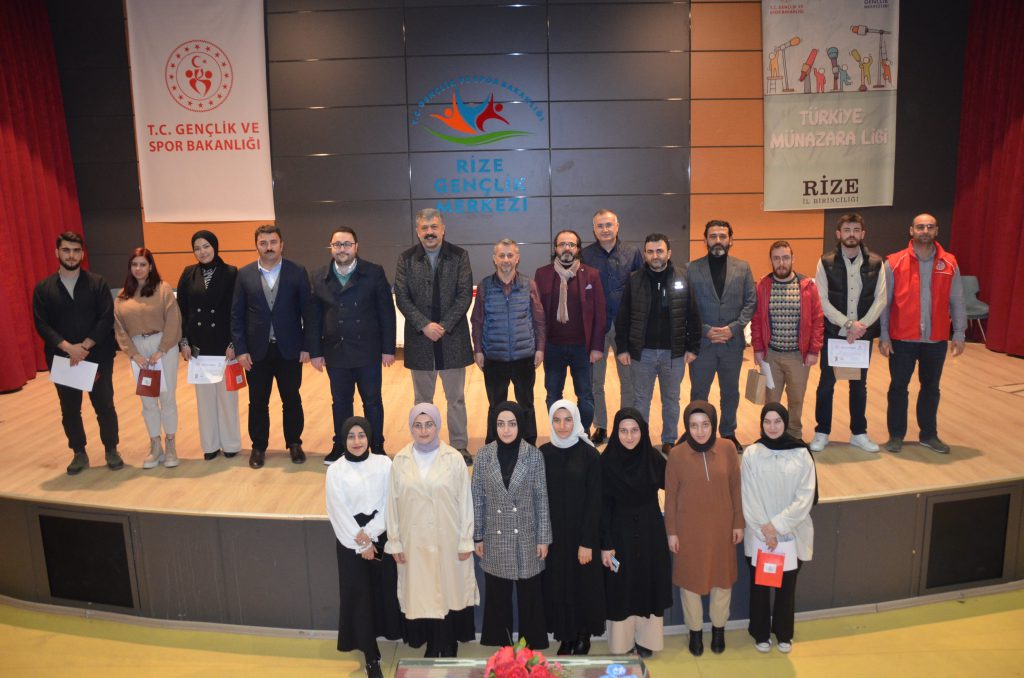 HİT ÖĞRENCİLERİ MÜNAZARA YARIŞMASINDA BİRİNCİ OLDULAR