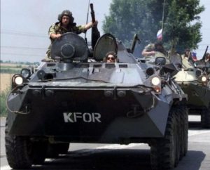 İNSANLIK ÖLÜYOR, BUNLAR ÖVÜNÜYOR