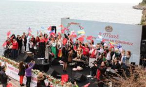 ALANYA’DA Kİ KADINLARDAN DÜNYA’YA DOSTLUK MESAJI