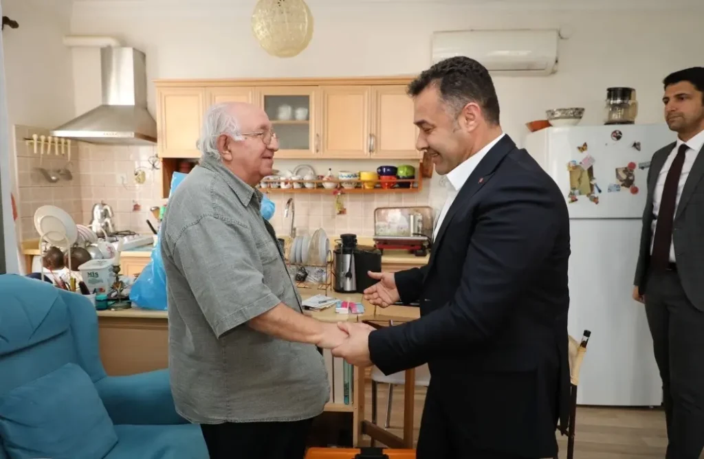 BAŞKAN YÜCEL’DEN YAŞLILAR HAFTASI ZİYARETİ