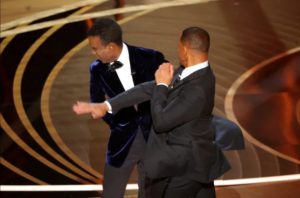 OSCAR ÖDÜL TÖRENİNDE HADDİNİ AŞAN SUNUCUYA TOKAT ŞOKU