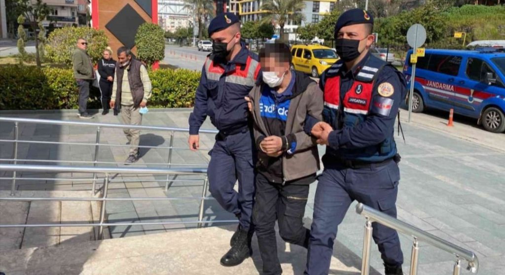 UYUŞTURUCU İÇİN HIRSIZLIK YAPTI