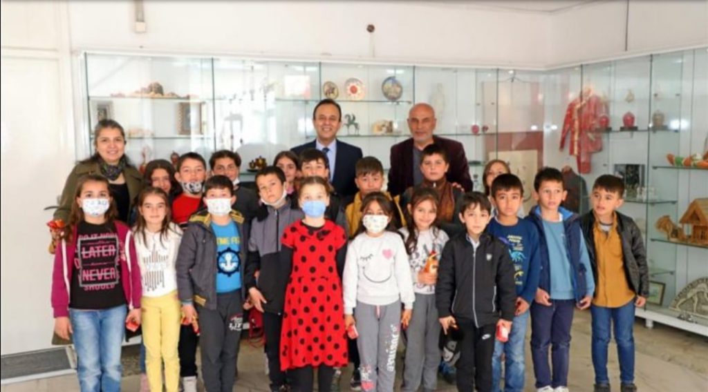 MİNİKLER BELEDİYEYİ ZİYARET ETTİ, BİLGİ ALDILAR