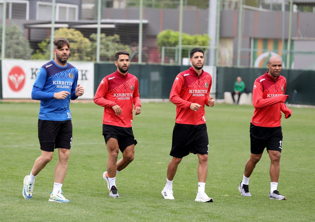 ALANYASPOR’DA KUPA MESAİSİ BAŞLADI