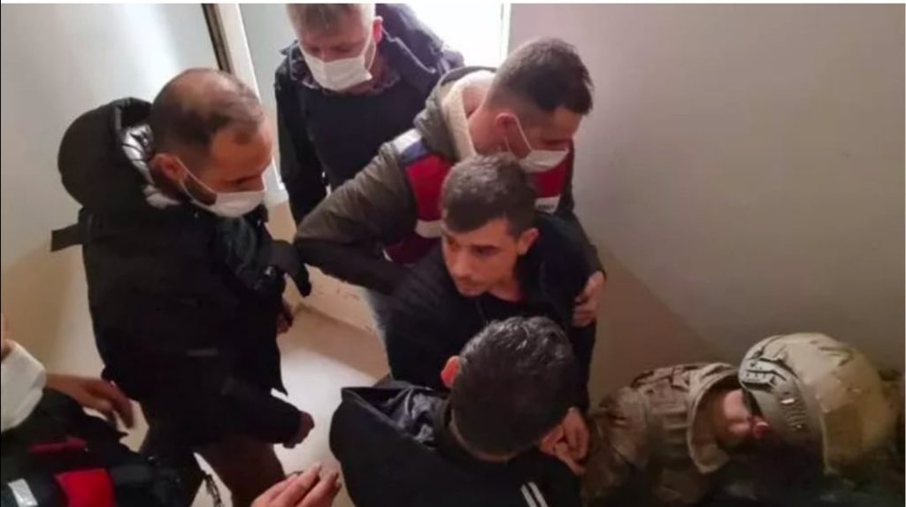 YAKALANACAĞINI ANLAYAN CİNAYET ZANLISI İNTİHAR ETTİ