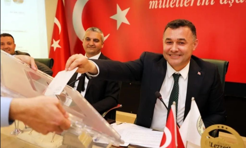 ALANYA BELEDİYE MECLİSİ’NDEN BAŞKAN YÜCEL’İN FAALİYETLERİNE ONAY