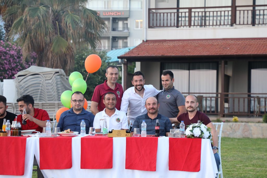 ALANYASPOR AKŞAM YEMEĞİNDE BİR ARAYA GELDİ