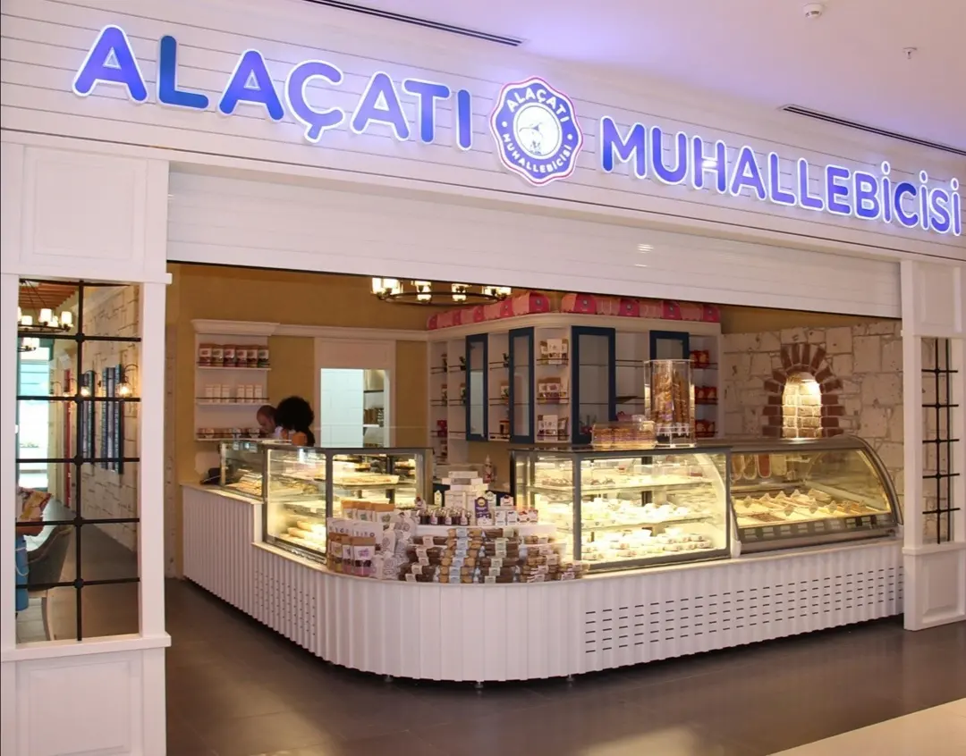 DAMAK ÇATLATAN TADLARIYLA ALAÇATI MUHALLEBİCİSİ ALANYUM AVM’DE