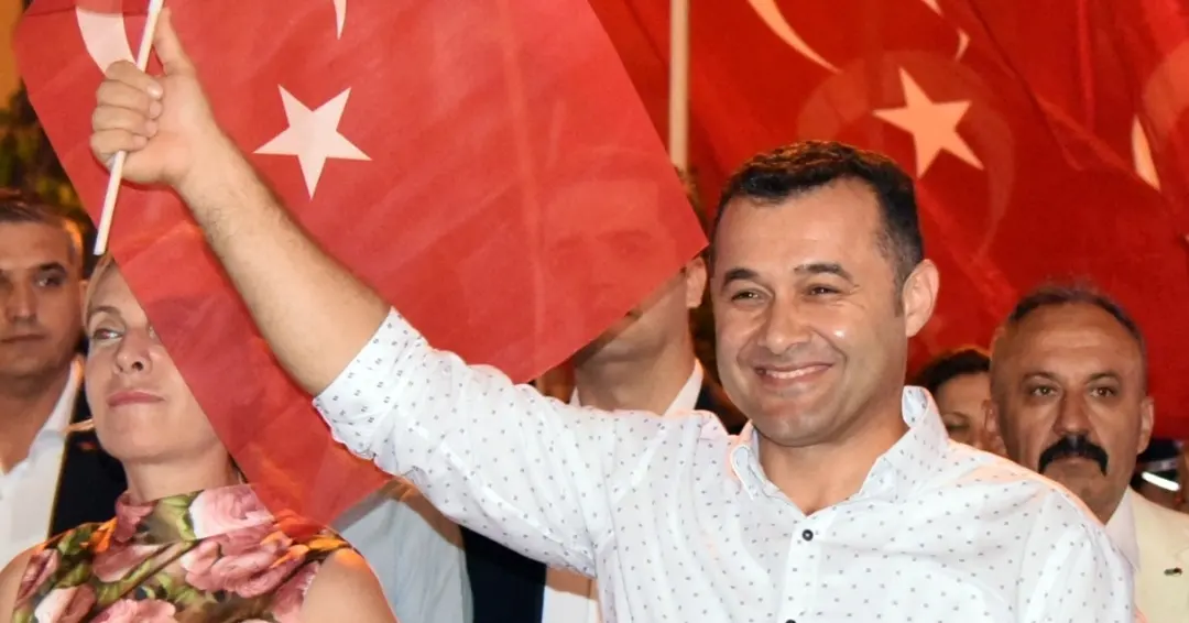 BAŞKAN YÜCEL’DEN FENER ALAYI VE ÖYKÜ GÜRMAN KONSERİNE DAVET