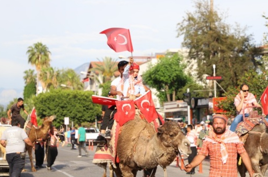 ÖZLENEN FESTİVAL MUHTEŞEM GÖRÜNTÜLERLE BAŞLADI
