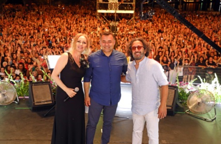 FESTİVALE FETTAH CAN DAMGASI