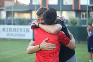 ALANYASPOR NEMANJA MİLUNOVİC İLE YOLLARINI AYIRDI 