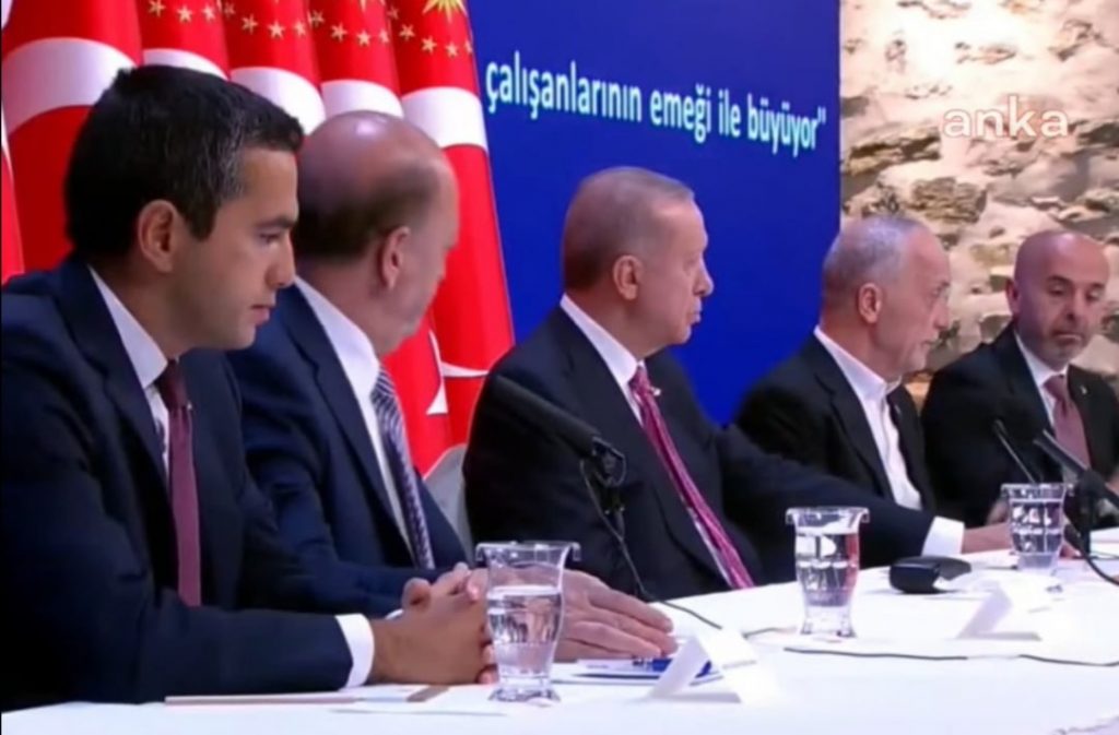 ASGARİ ÜCRET 5 BİN 500 LİRA OLDU