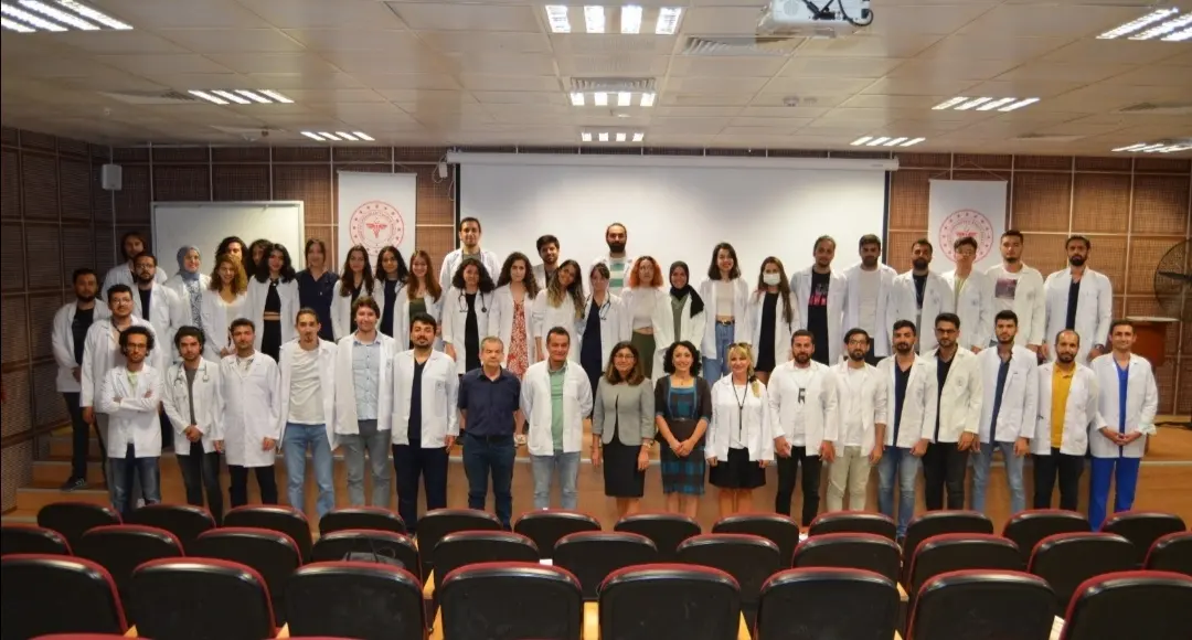 İNTÖRN HEKİMLER EĞİTİMLERİNE BAŞLADILAR