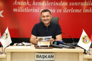 BAŞKAN YÜCEL’DEN BAYRAM MESAJI VE GÖKBEL’E DAVET